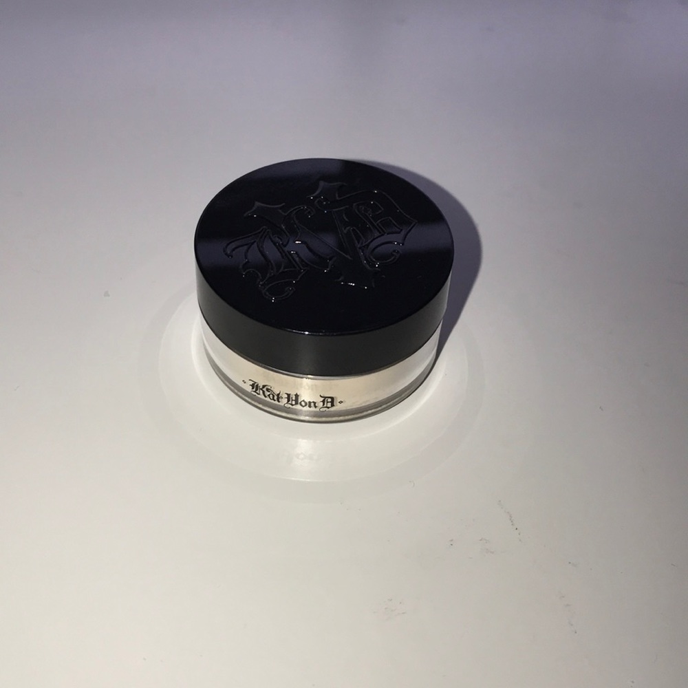 Kat Von D translucent setting powder mini
